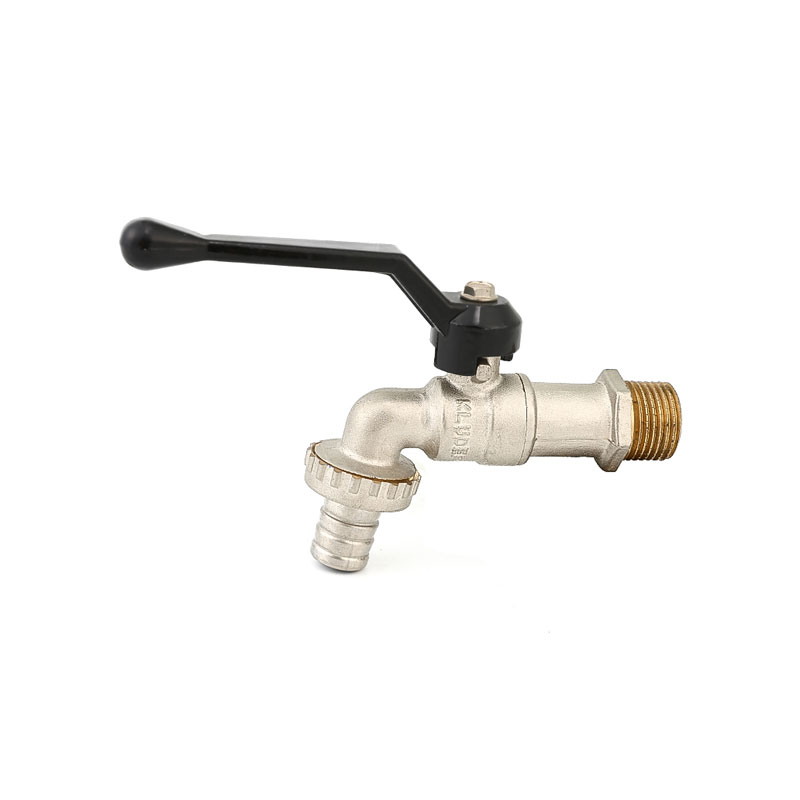 Bon prix robinet d'eau mural AMT-7019